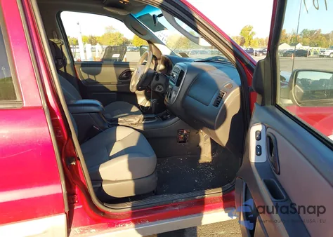 2007 Ford Escape из США, поврежденный, VIN 1FMYU93127KB69270